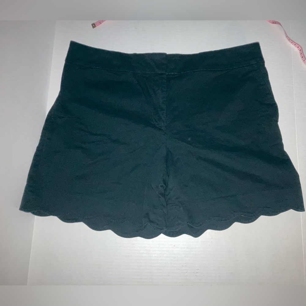 Loft Black Shorts
Size 12
Scalloped bottom - Picture 2 of 9